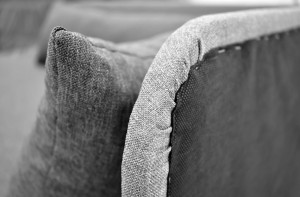 Čalouněná pohovka 90x200 s úložným boxem Dallas Šedá/Grafitová