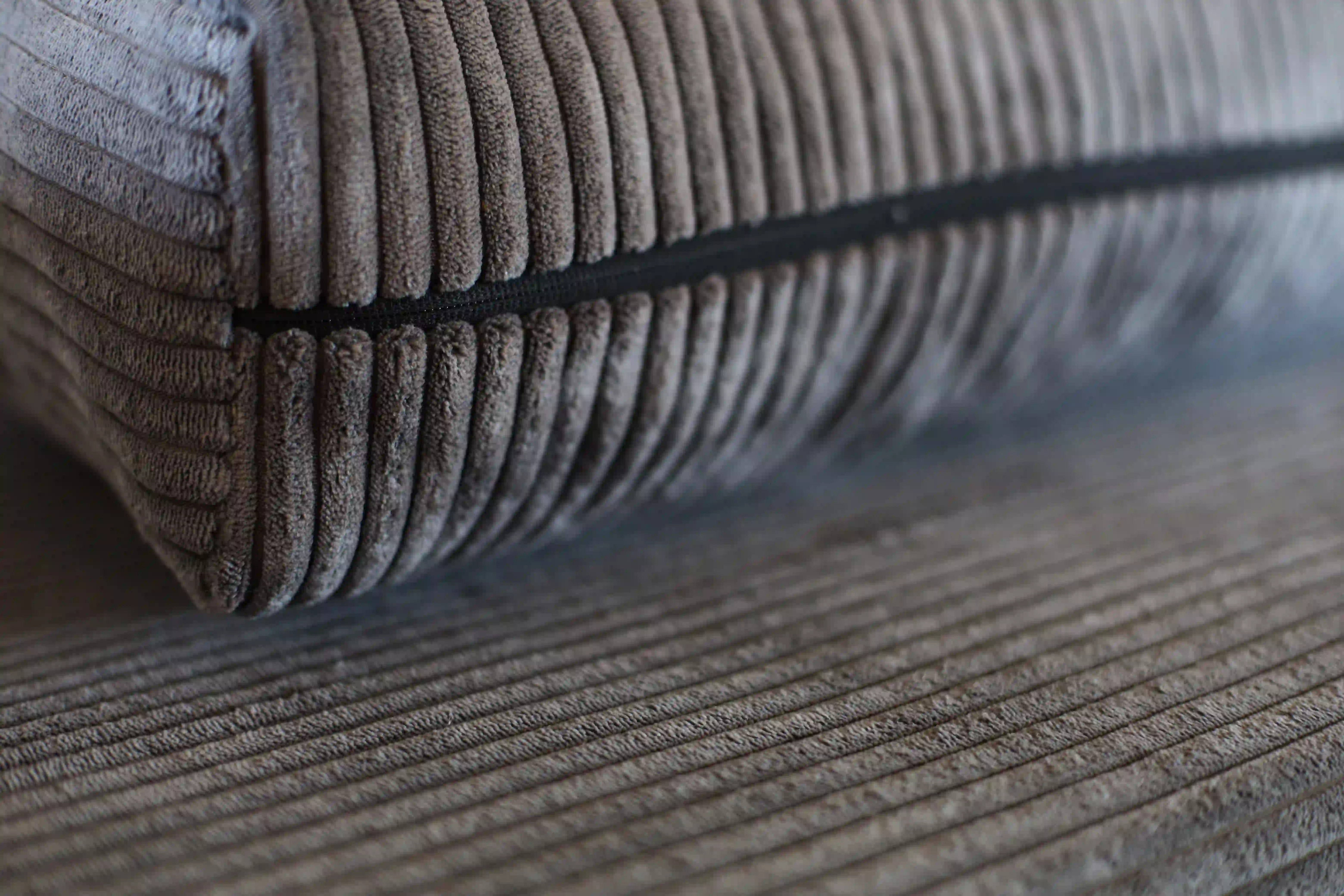 Rozkládací pohovka Lunera 2 z manšestru zlatá