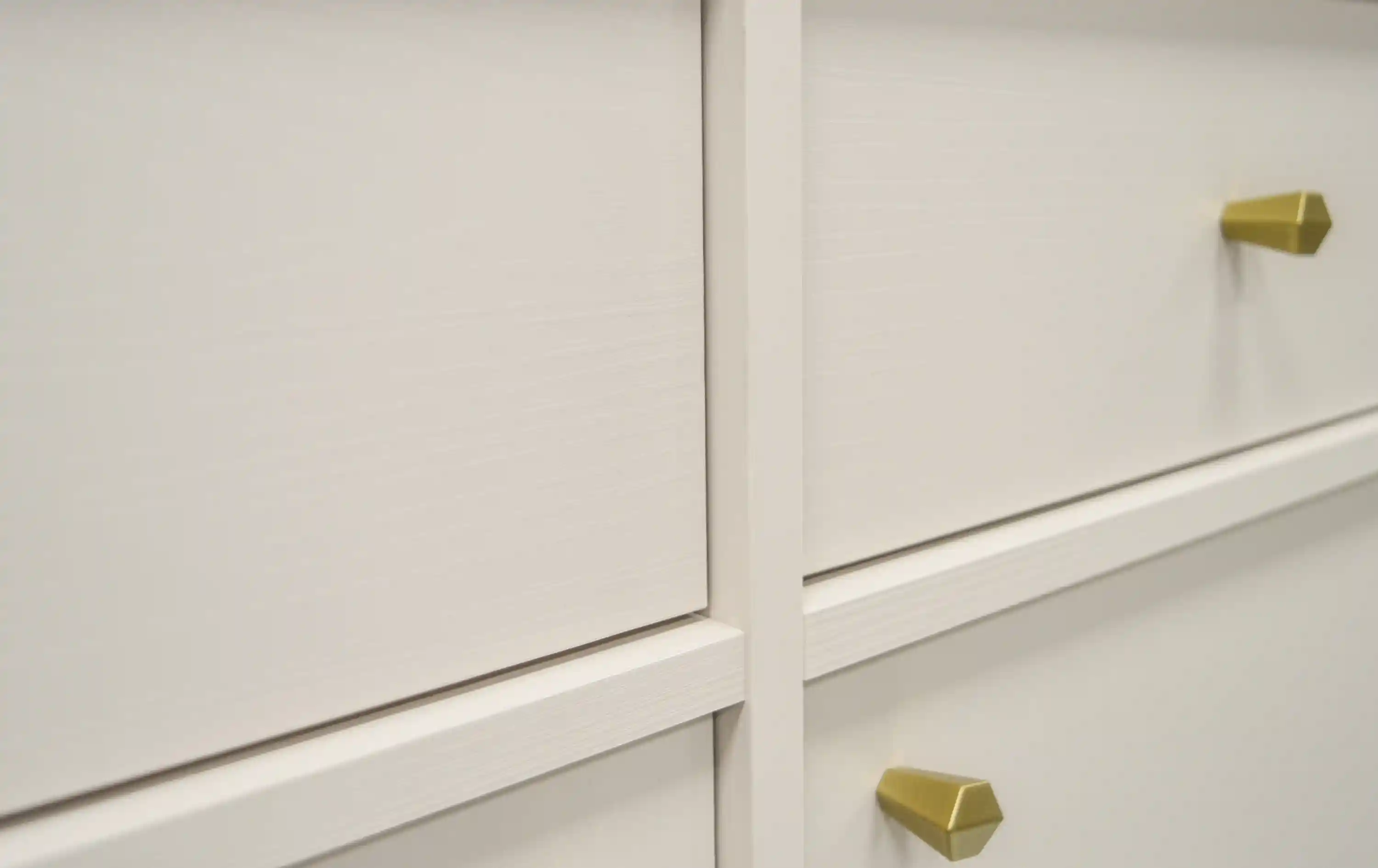 Tři­dveřová komoda Sakai 1-3F T823 Béžová